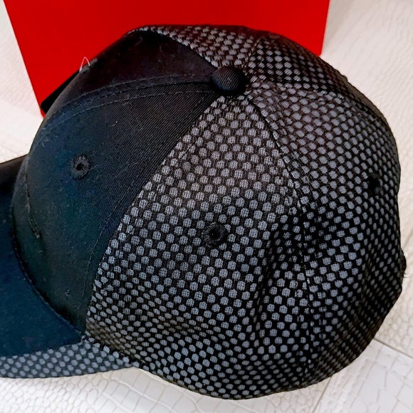 Brand New OEM Mercedes AMG Cap with Carbon Fiber Like Pattern OSFA main image 4